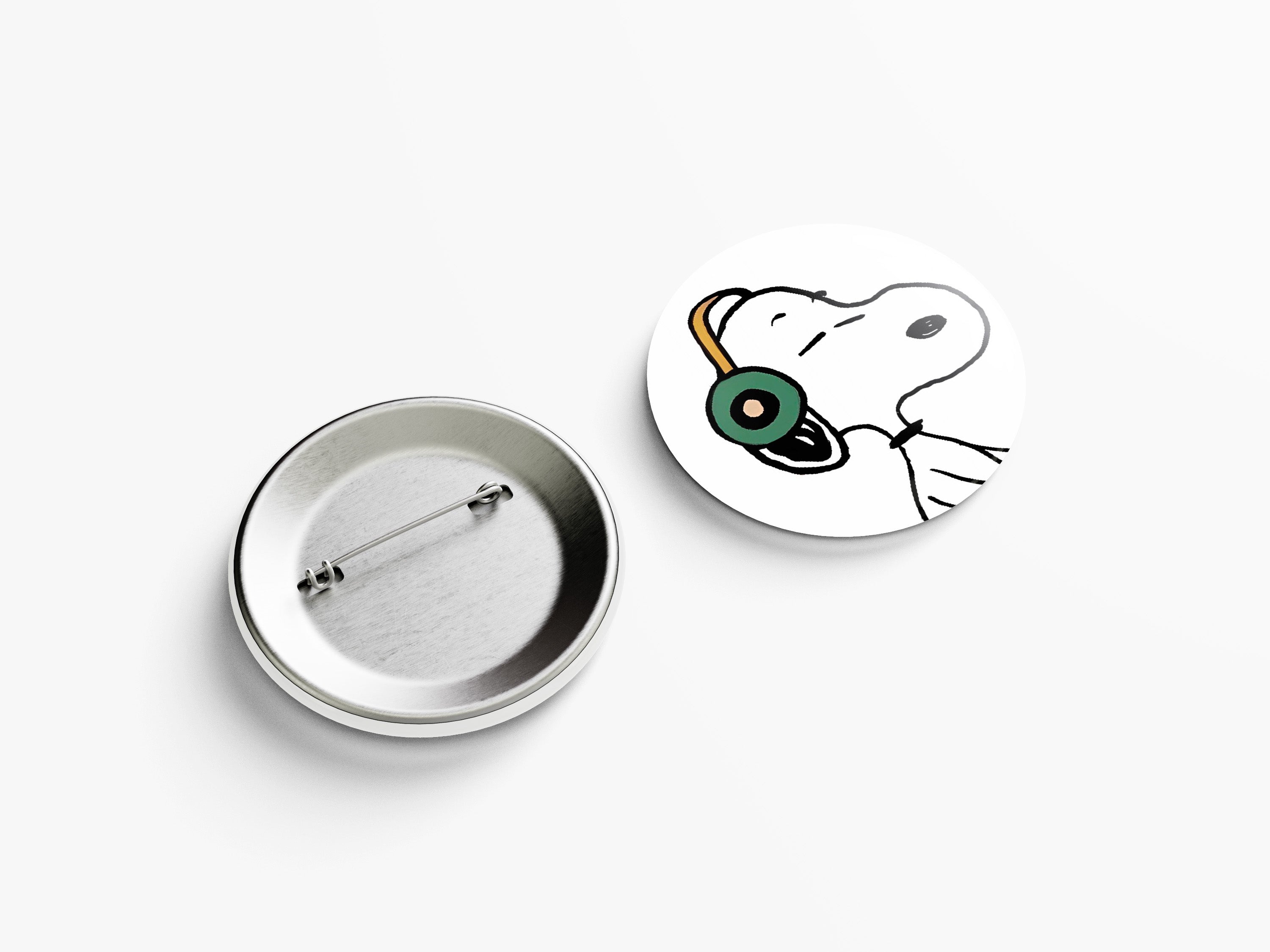 SNOOPY WITH HEADPHONES PIN